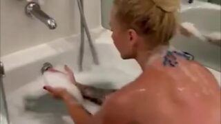 Ebanie Bridges-blonde bomber Masturbate In Bathtub Onlyfans Leaked